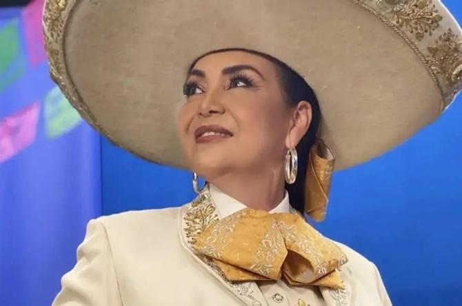 ¡Acaba pleito legal de hermanos! Aída Cuevas gana demanda a Carlos Cuevas (+video)