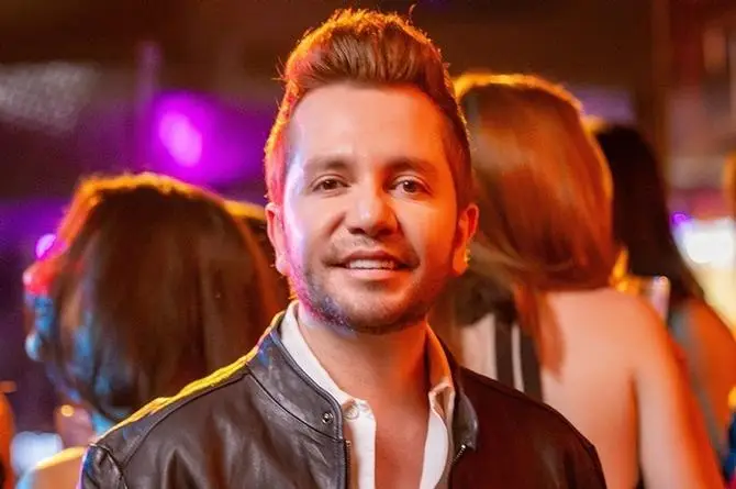 Memo Garza asegura que da pensión de por vida a su músico que perdió un brazo (+video/fotos)