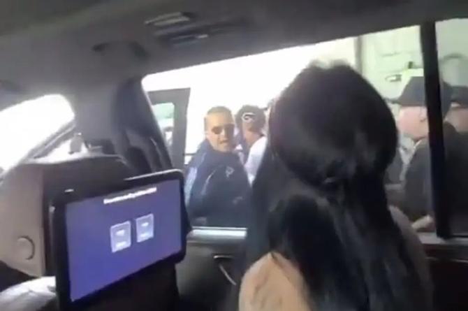 Esposo de Karely Ruiz golpea a Alfredo Adame: 'Ojalá te partan tu madr…' (+videos)