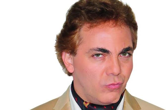 Cristian Castro está por terminar la preparatoria y ya planea ir a la universidad