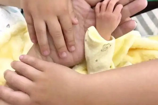 ¡Van tres! Julión Álvarez otra vez papá (+fotos)