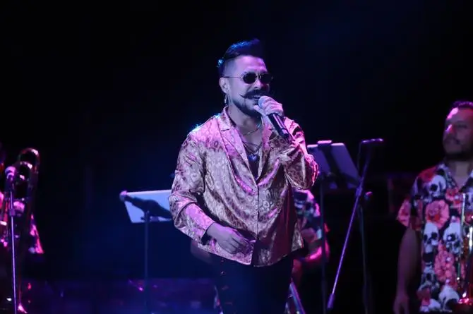 Salsero Jimmy Rodríguez se reencuentra con sus paisanos y les da tremendo show