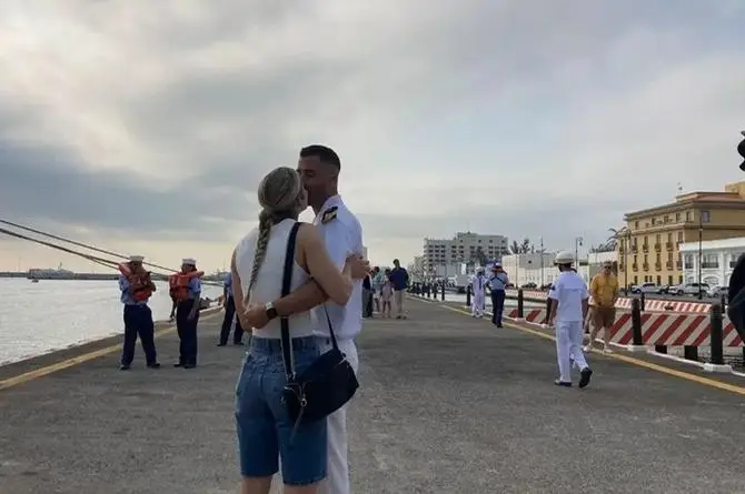 ¡Cenará Pancho! Llega de España a Veracruz para encontrarse con su novio que viaja en barco español