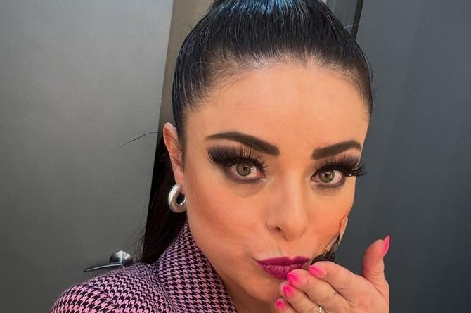 'Deberían estar presos, no deberían de existir': Es lo que piensa Violeta Isfel de sus papás (+video)