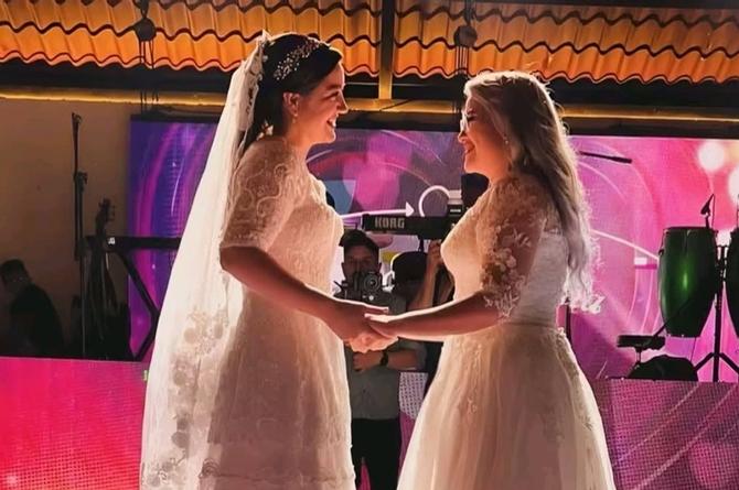 Difunden fotos de la boda de Viry Primera, hija de 'El Pulpo' con su novia Fernanda 