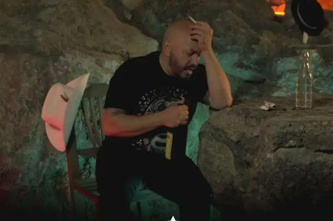 Lupillo Rivera brinca de alegría con el estreno de 