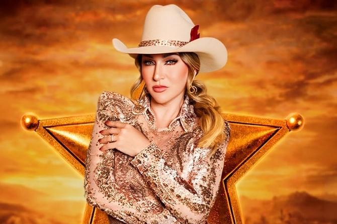 Alicia Villarreal celebra 30 años de carrera con su tour 'Bendita locura'