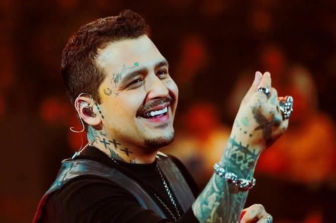 Conflictos familiares de Christian Nodal impactan sus conciertos