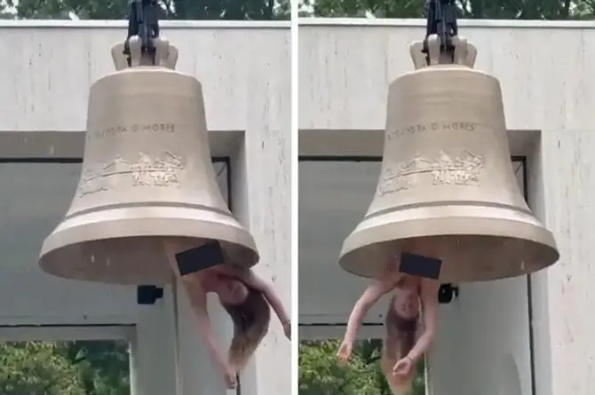 ¡Tilín, tolón! Se cuelga d3snud4 de cabeza para repicar con las campanadas (+video)