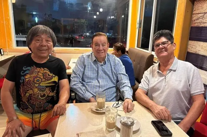 ¡Paparazzi! Tres leyendas de la música tropical en un café de Veracruz ¡algo traman!