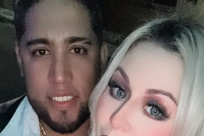 TRUENA EL AMOR EN CABINA 