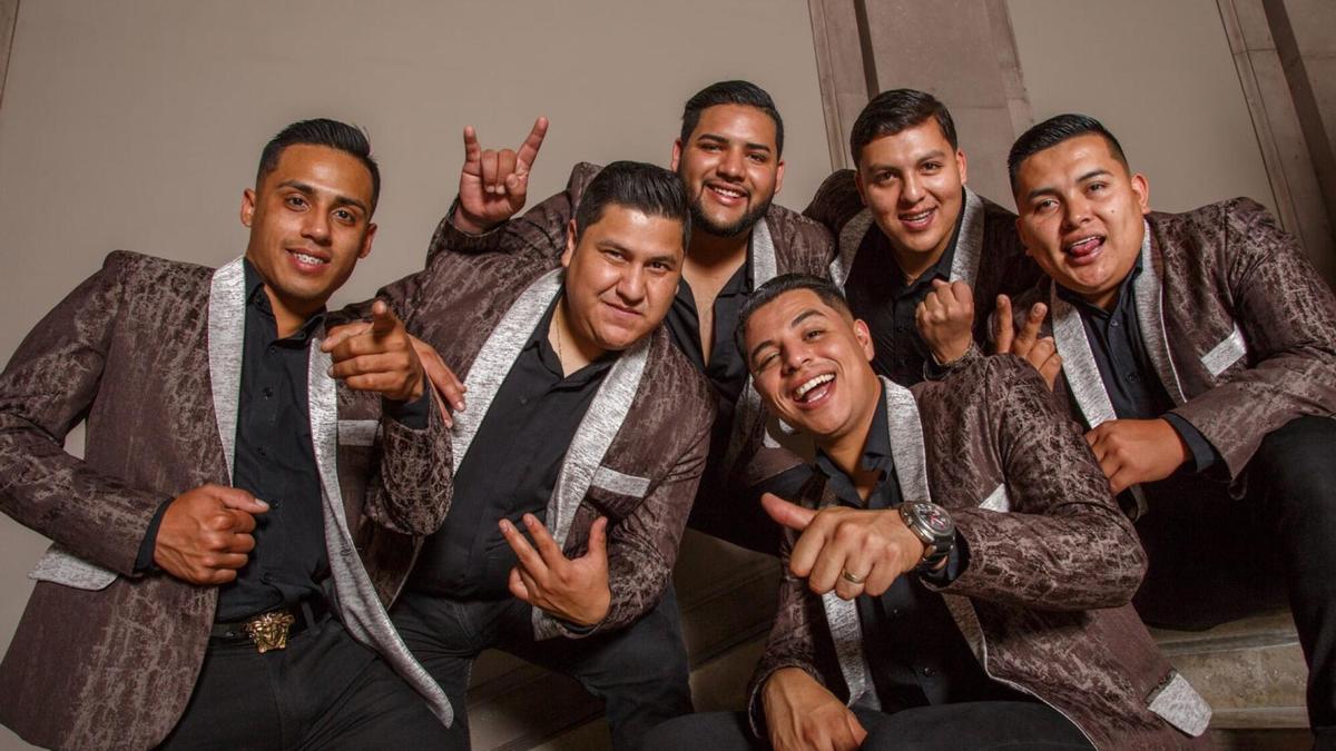 Grupo Firme enfrenta dolorosa pérdida; Abraham Luna despide a su madre con emotivo mensaje