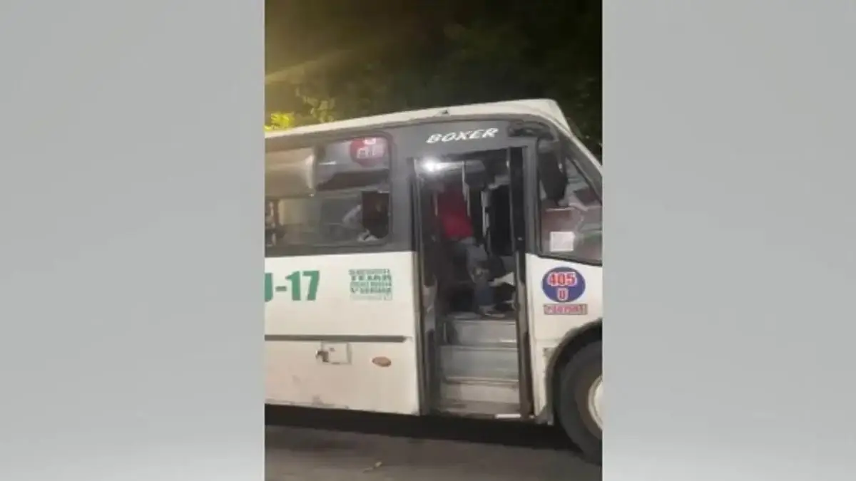 ¡No hubo cambio, pero sí intercambio... de golpes! Bronca chofer vs pasajero en Veracruz (+video)