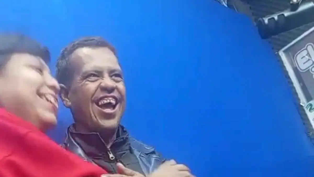 Macumba show encuentra el amor y se da sus besotes  (+ VIDEO )