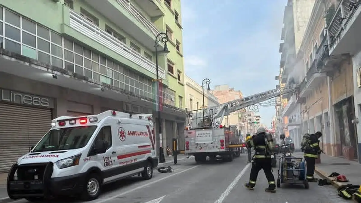 ¿Locutores en peligro? Se incendia negocio en el centro muy cerca de La Fiera